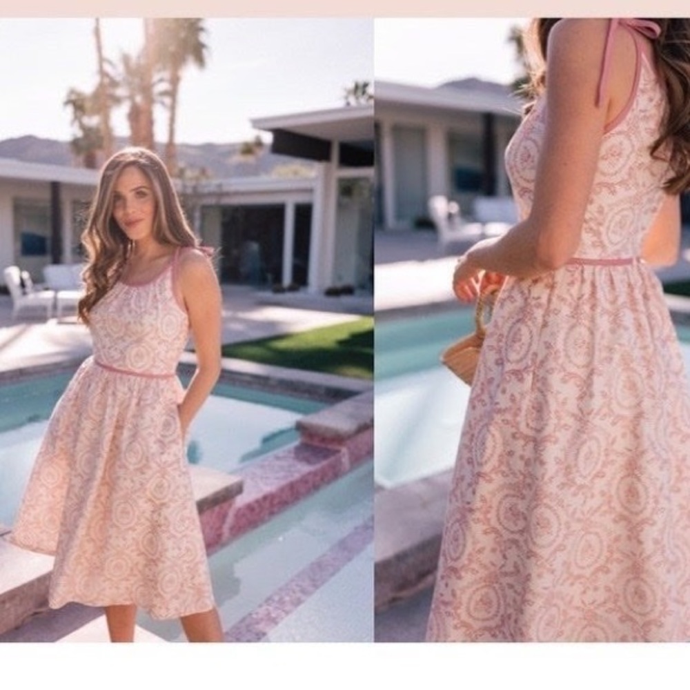 Gal Meets Glam Pink and Cream Rose Print Fit & Flare Norah Dress